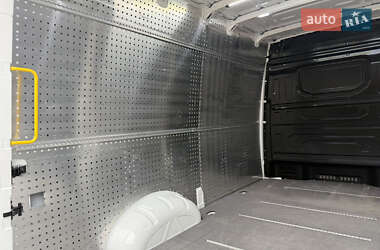 Грузовой фургон Volkswagen Crafter 2020 в 