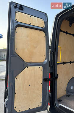 Грузовой фургон Volkswagen Crafter 2021 в 