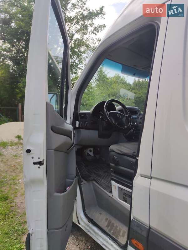 Грузовой фургон Volkswagen Crafter 2012 в Киеве