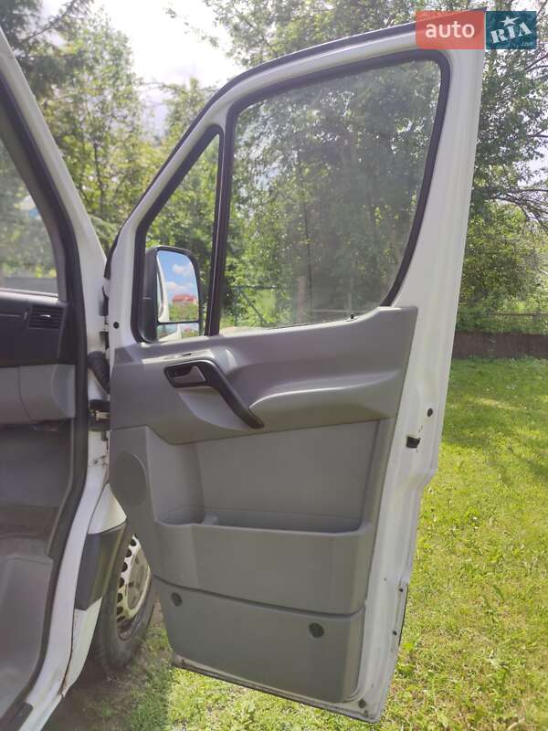 Грузовой фургон Volkswagen Crafter 2012 в Киеве