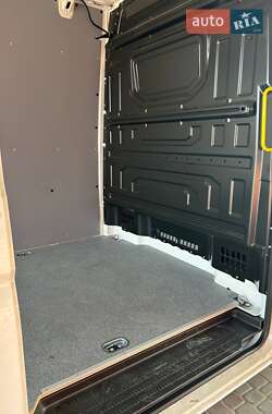 Вантажний фургон Volkswagen Crafter 2023 в 
