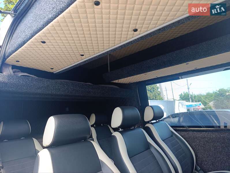 Вантажопасажирський фургон Volkswagen Crafter 2015 в Чернівцях