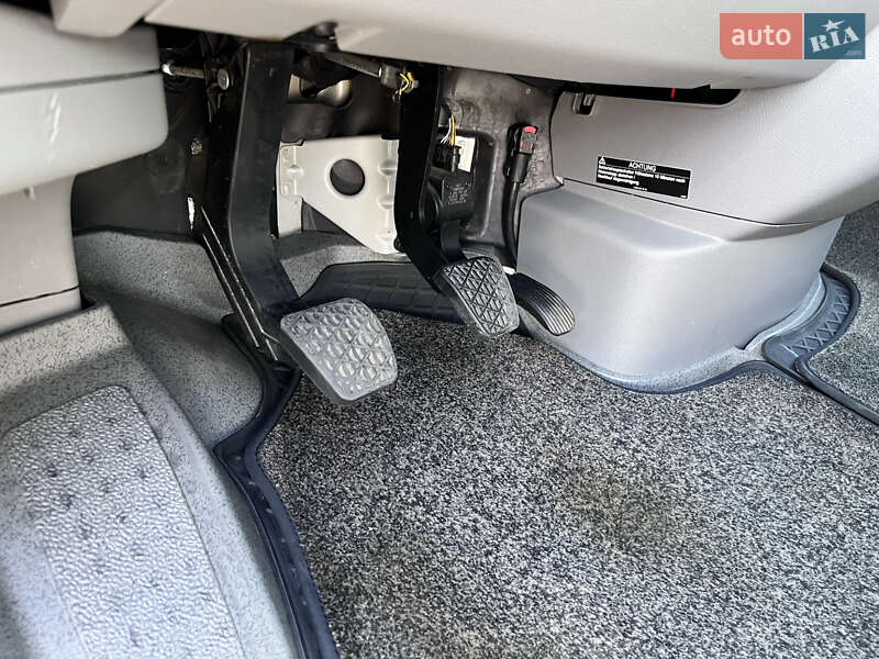 Микроавтобус Volkswagen Crafter 2016 в Киеве