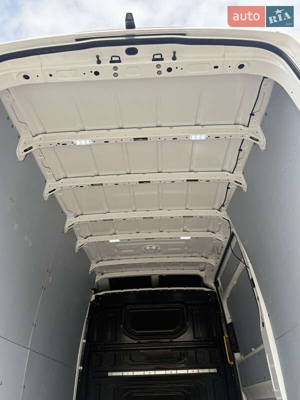 Грузовой фургон Volkswagen Crafter 2021 в Киеве