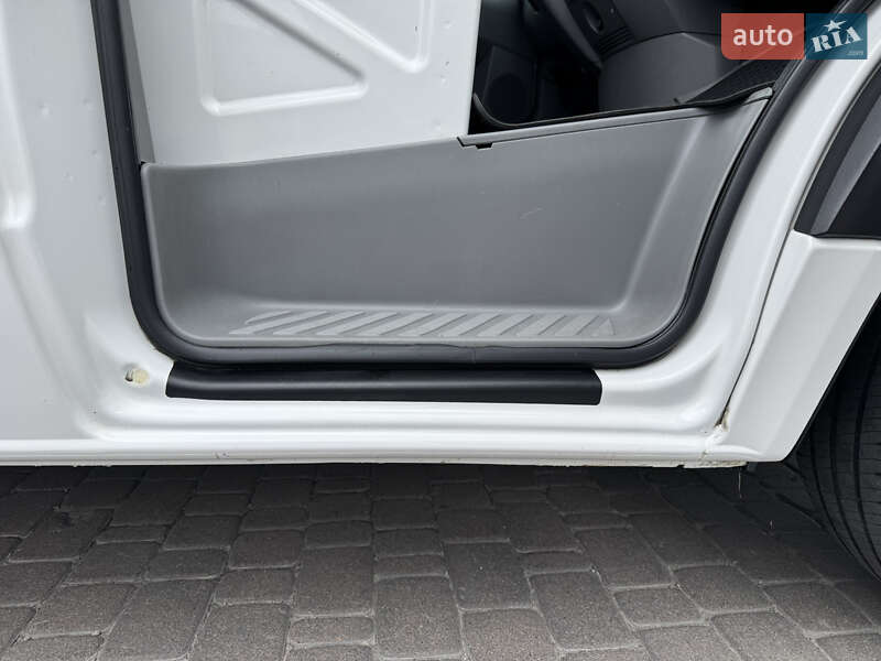 Мікроавтобус Volkswagen Crafter 2015 в Києві