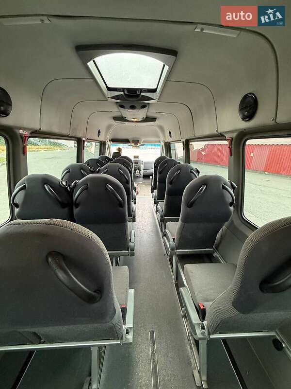 Туристичний / Міжміський автобус Volkswagen Crafter 2012 в Києві