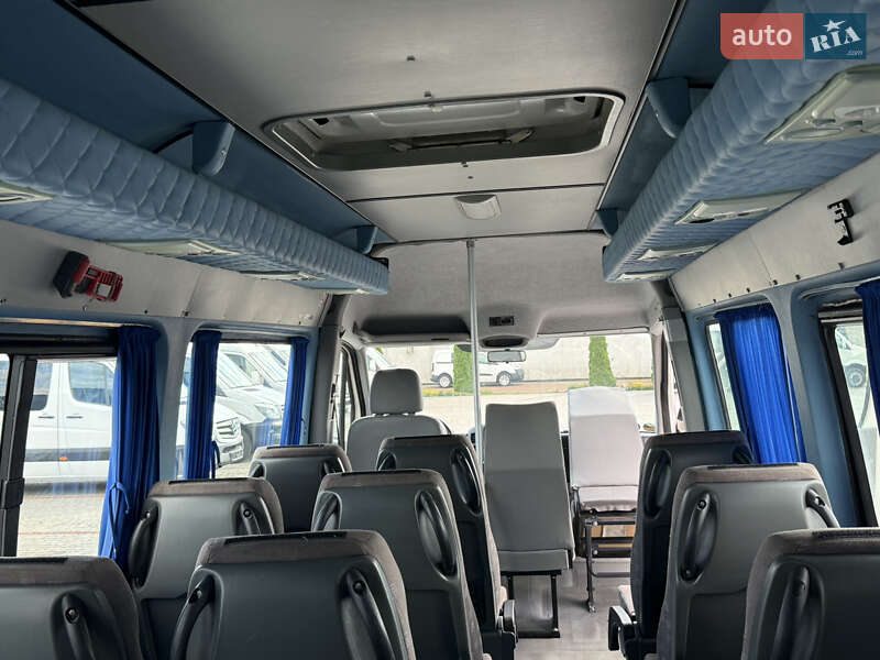 Туристический / Междугородний автобус Volkswagen Crafter 2009 в Староконстантинове