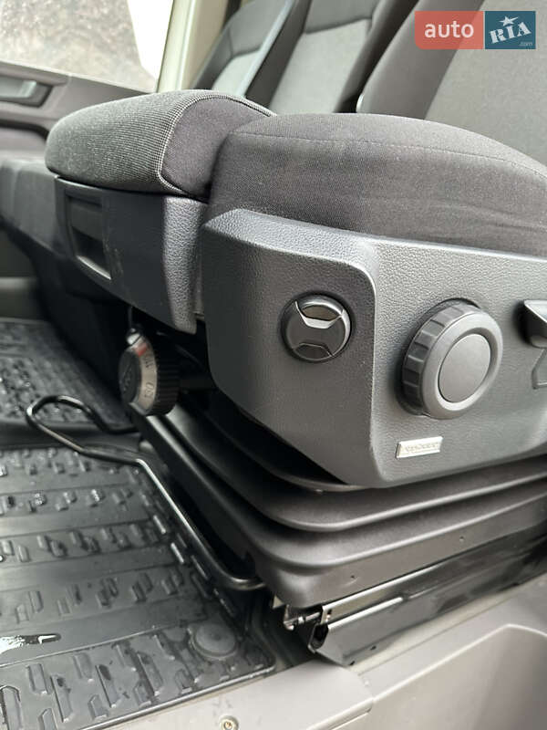 Грузопассажирский фургон Volkswagen Crafter 2017 в Почаеве