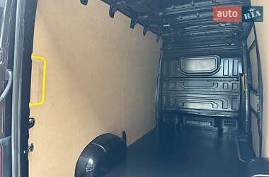 Грузовой фургон Volkswagen Crafter 2022 в 