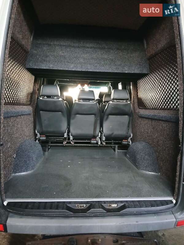 Вантажопасажирський фургон Volkswagen Crafter 2015 в Чернівцях