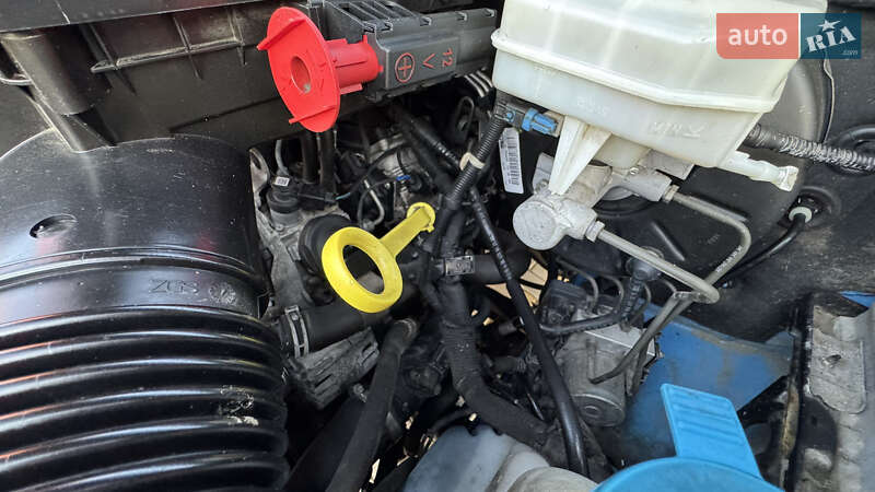 Грузовой фургон Volkswagen Crafter 2015 в Сваляве