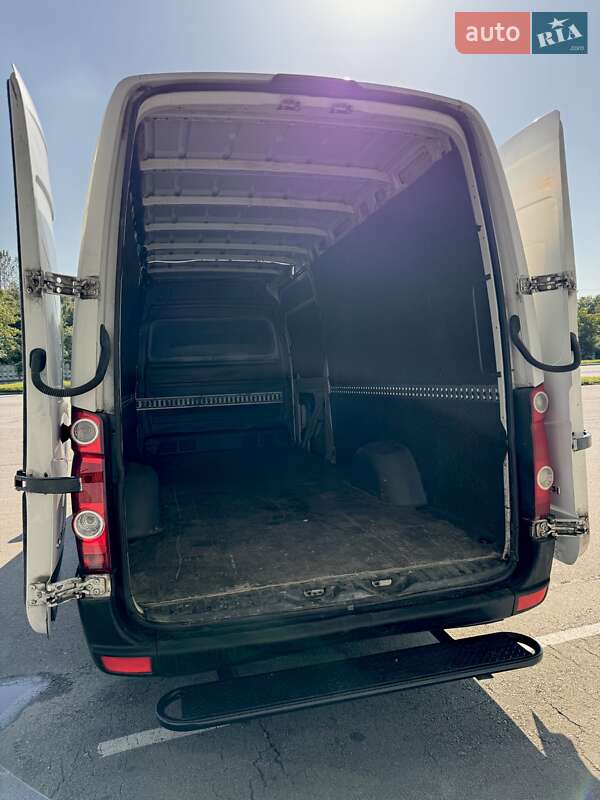 Грузовой фургон Volkswagen Crafter 2012 в Львове