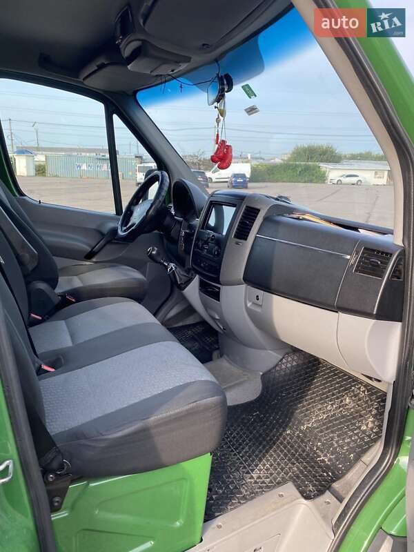 Грузовой фургон Volkswagen Crafter 2011 в Ужгороде