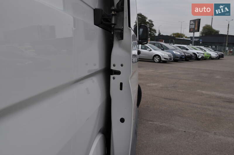 Грузовой фургон Volkswagen Crafter 2014 в Киеве