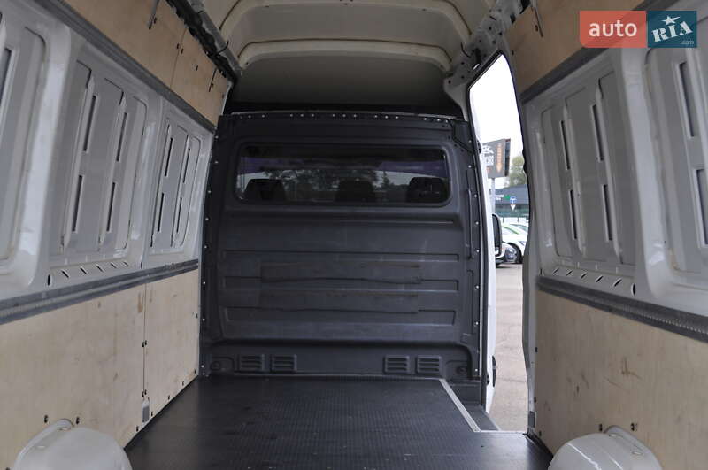 Грузовой фургон Volkswagen Crafter 2014 в Киеве