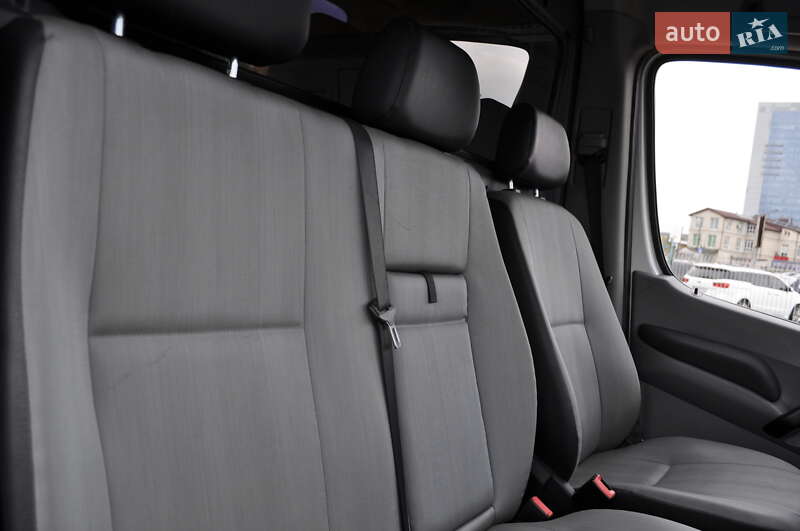 Грузовой фургон Volkswagen Crafter 2014 в Киеве