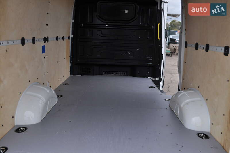 Грузовой фургон Volkswagen Crafter 2020 в Киеве