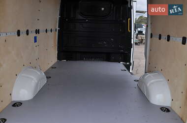 Грузовой фургон Volkswagen Crafter 2020 в 