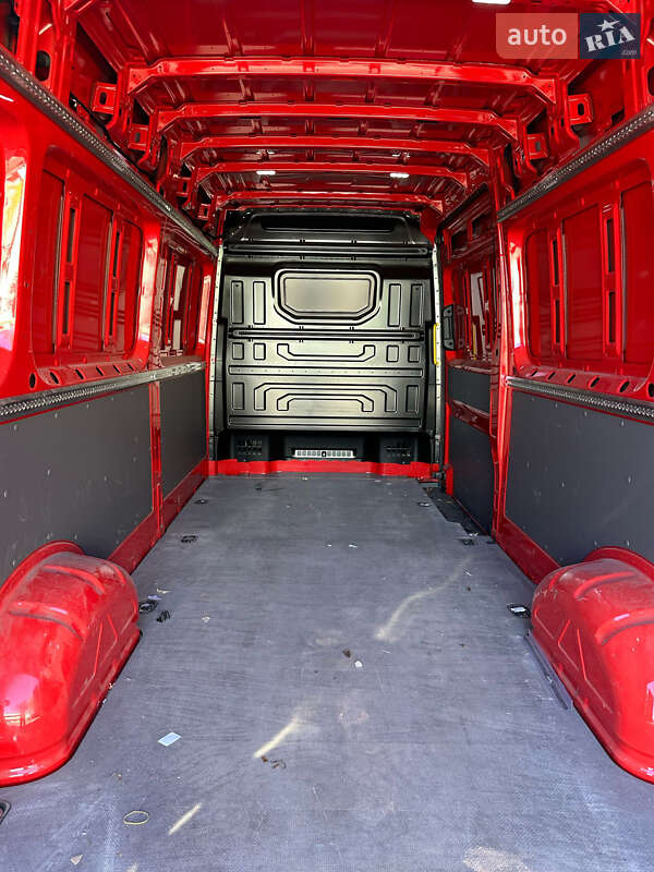 Грузовой фургон Volkswagen Crafter 2023 в Хорошеве