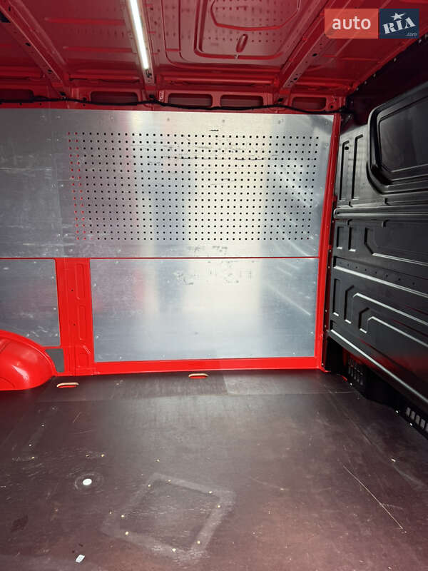 Грузовой фургон Volkswagen Crafter 2019 в Киеве