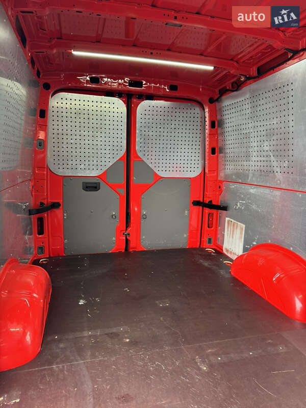 Грузовой фургон Volkswagen Crafter 2019 в Киеве