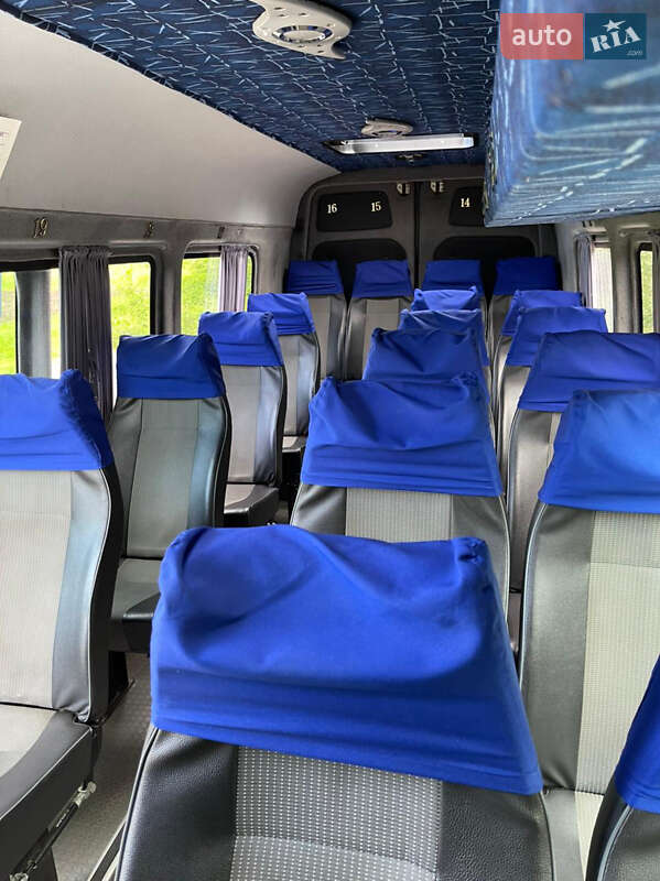 Пригородный автобус Volkswagen Crafter 2012 в Переяславе