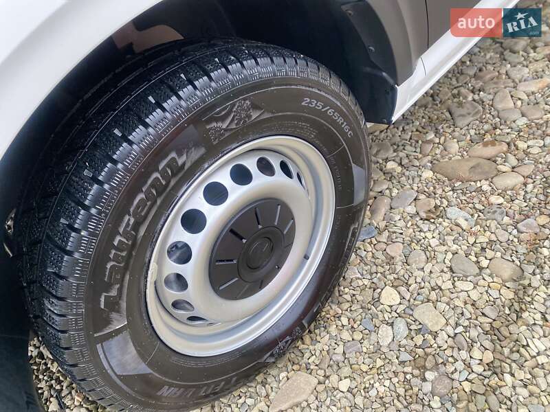 Грузовой фургон Volkswagen Crafter 2022 в Хусте