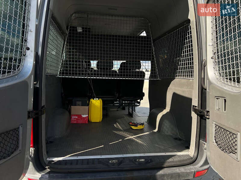 Грузопассажирский фургон Volkswagen Crafter 2010 в Шегинях