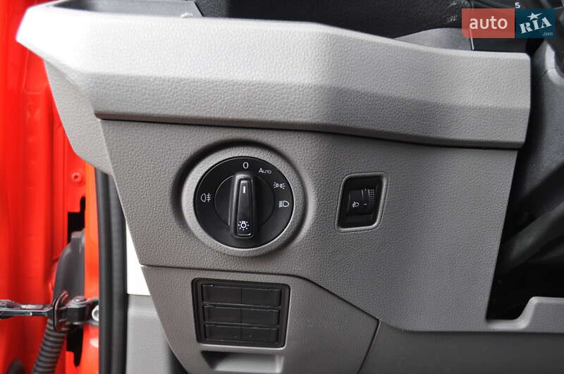 Грузовой фургон Volkswagen Crafter 2019 в Киеве