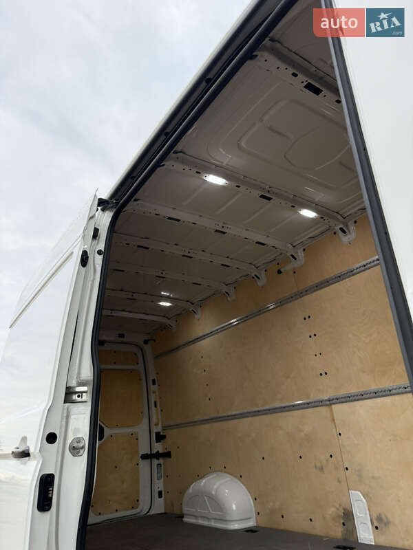 Грузовой фургон Volkswagen Crafter 2021 в Киеве