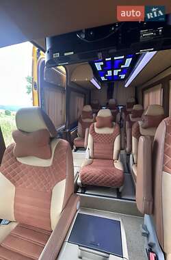 Микроавтобус грузовой (до 3,5т) Volkswagen Crafter 2008 в 