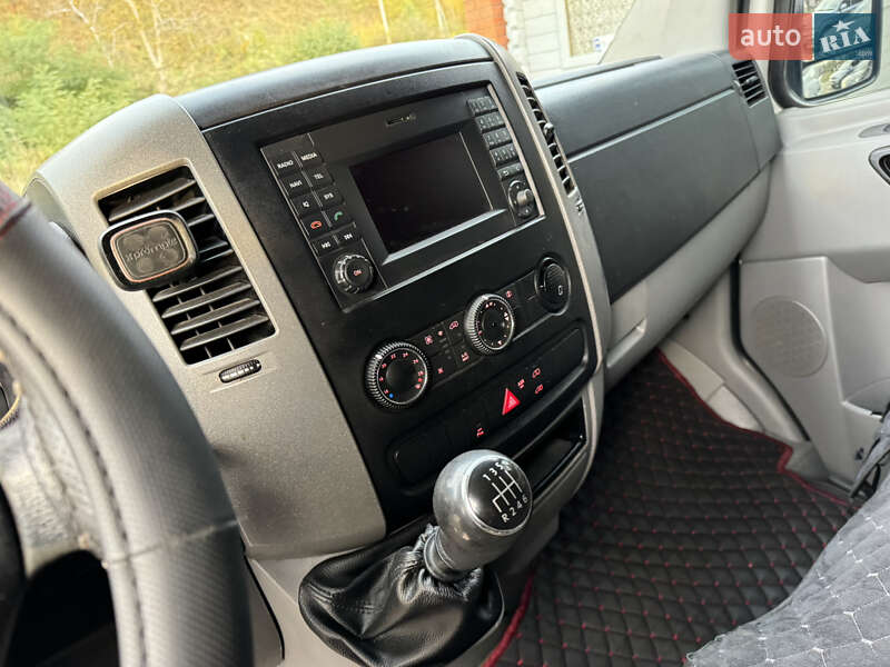 Грузовой фургон Volkswagen Crafter 2015 в Тячеве