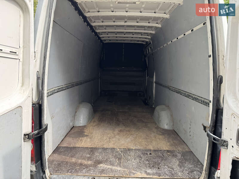 Грузовой фургон Volkswagen Crafter 2015 в Тячеве