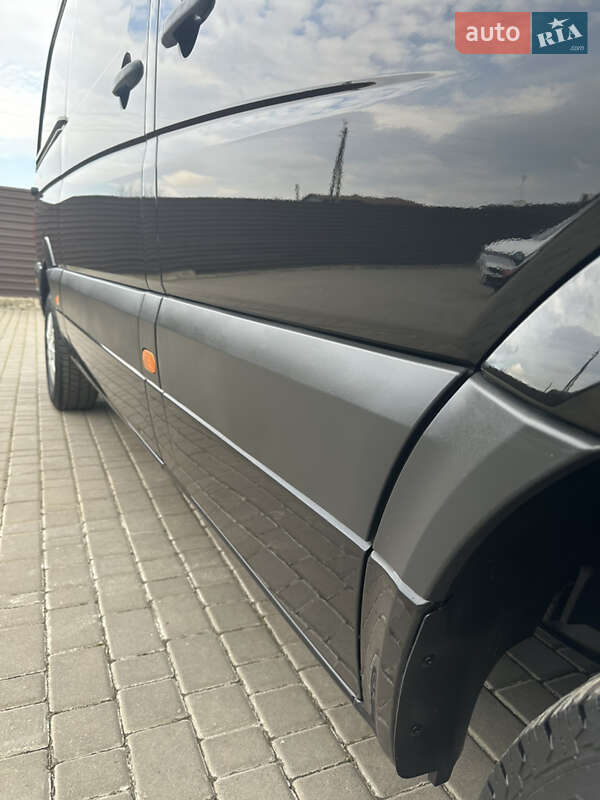 Вантажний фургон Volkswagen Crafter 2016 в Дубні