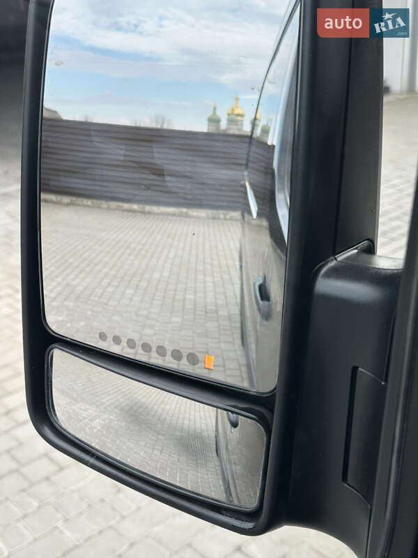 Вантажний фургон Volkswagen Crafter 2016 в Дубні