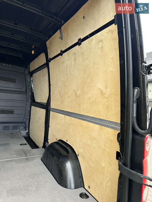 Вантажний фургон Volkswagen Crafter 2016 в Дубні