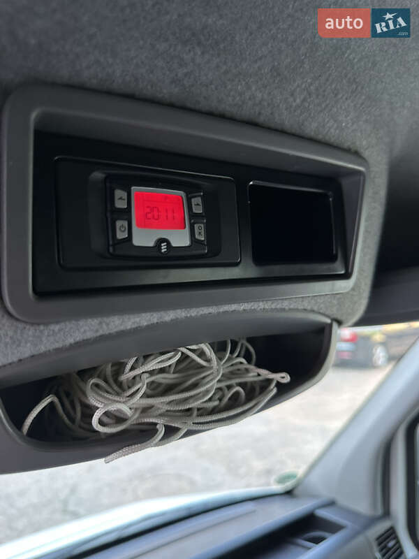 Вантажний фургон Volkswagen Crafter 2014 в Києві