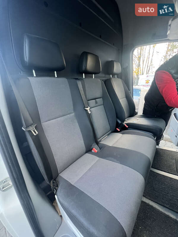 Вантажний фургон Volkswagen Crafter 2016 в Чернівцях