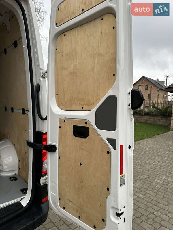 Вантажопасажирський фургон Volkswagen Crafter 2017 в Почаєві