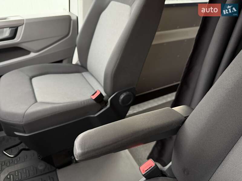 Вантажний фургон Volkswagen Crafter 2018 в Чернівцях