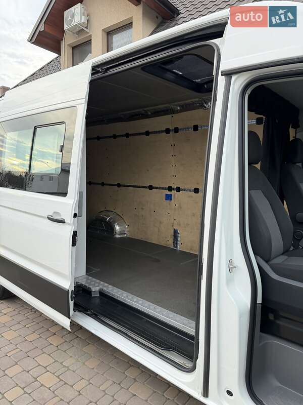 Вантажний фургон Volkswagen Crafter 2018 в Чернівцях