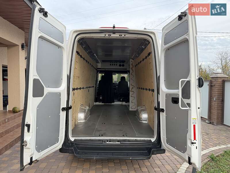 Вантажний фургон Volkswagen Crafter 2018 в Чернівцях