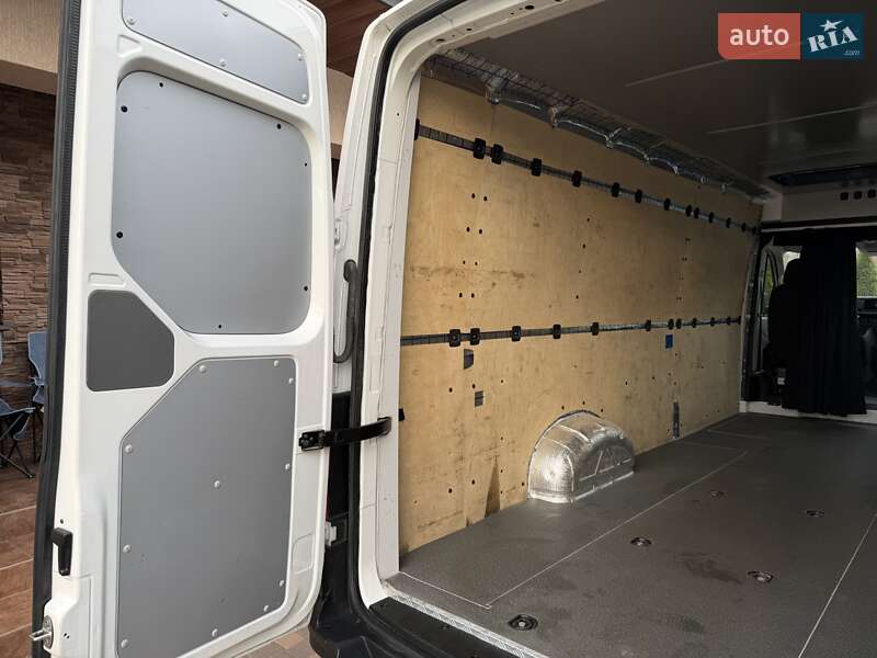 Вантажний фургон Volkswagen Crafter 2018 в Чернівцях