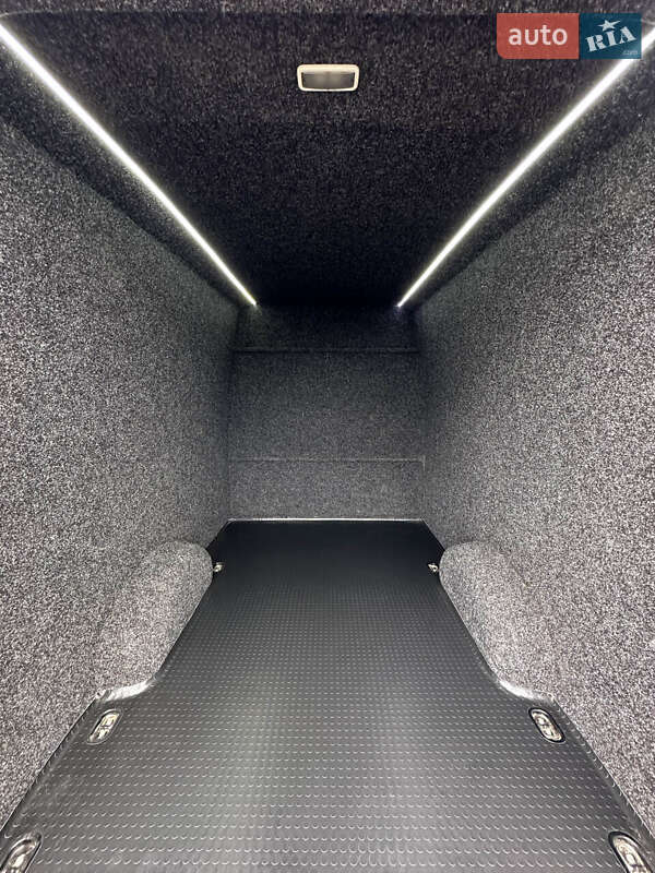 Вантажопасажирський фургон Volkswagen Crafter 2018 в Білогородці