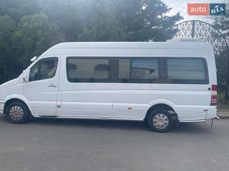 Микроавтобус Volkswagen Crafter 2011 в Измаиле