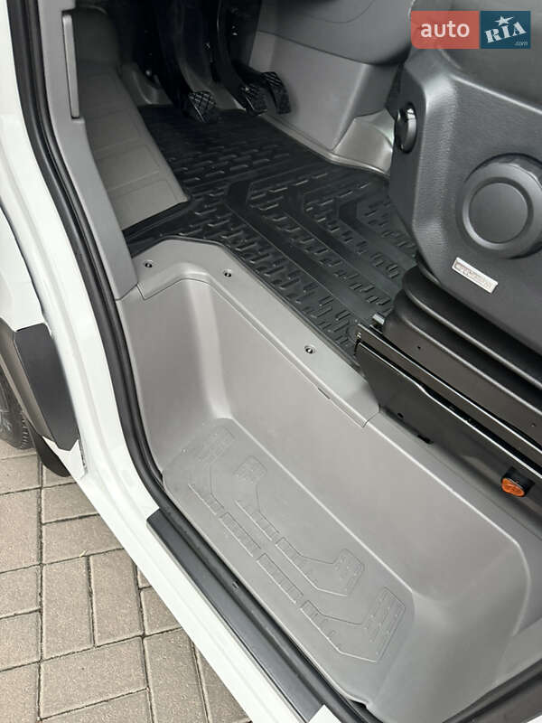 Грузовой фургон Volkswagen Crafter 2021 в Киеве