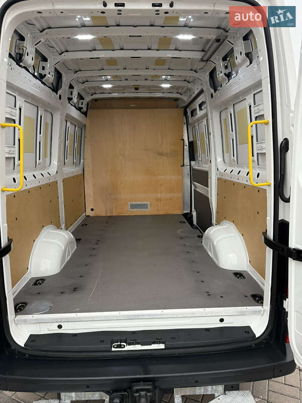 Грузовой фургон Volkswagen Crafter 2021 в Киеве