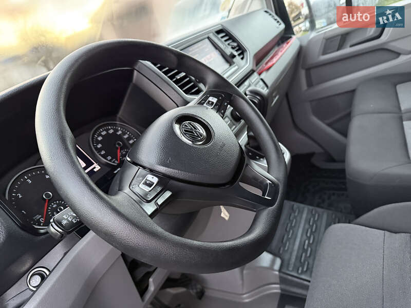 Грузовой фургон Volkswagen Crafter 2018 в Дубно