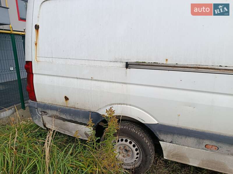Грузовой фургон Volkswagen Crafter 2011 в Львове