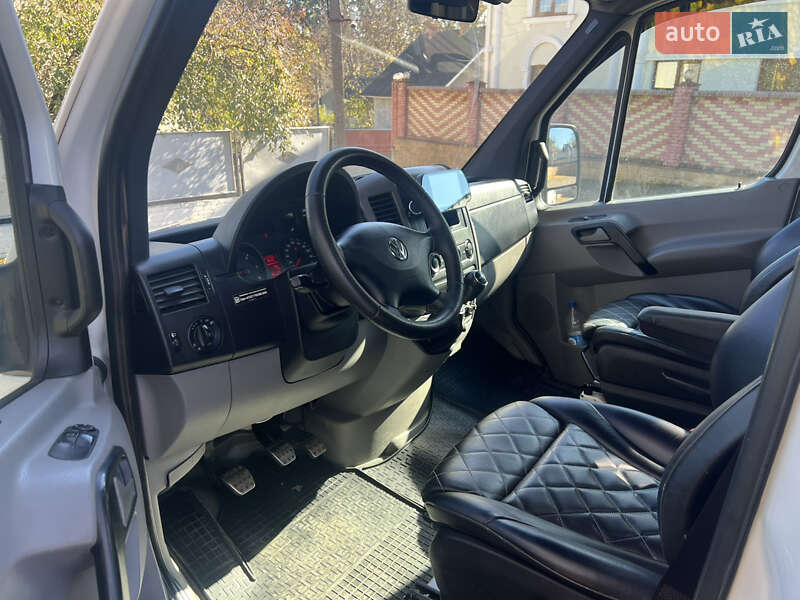 Грузовой фургон Volkswagen Crafter 2013 в Черновцах